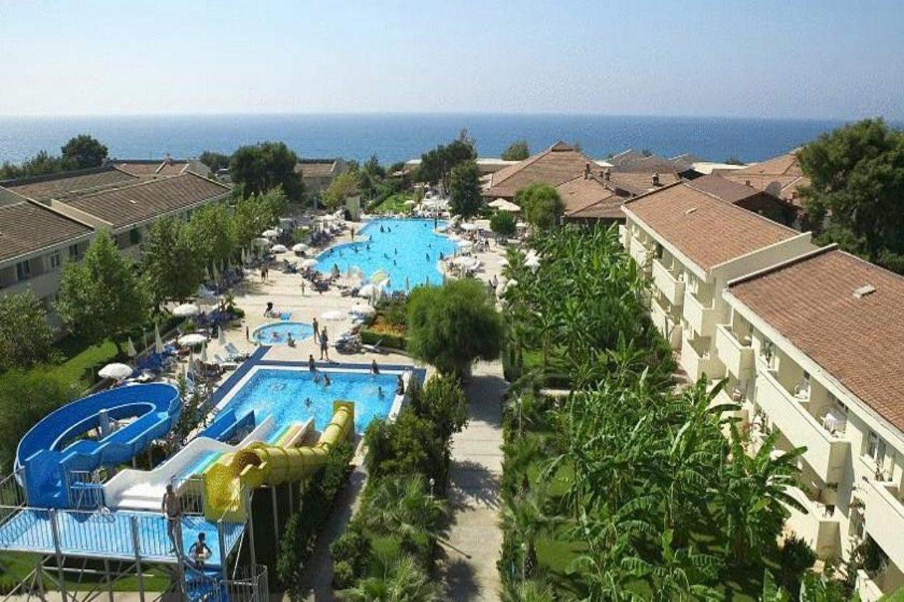 Aska Costa Holiday Club Side Bagian luar foto
