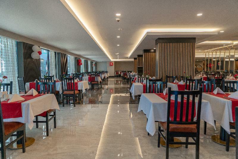 Aska Costa Holiday Club Side Bagian luar foto